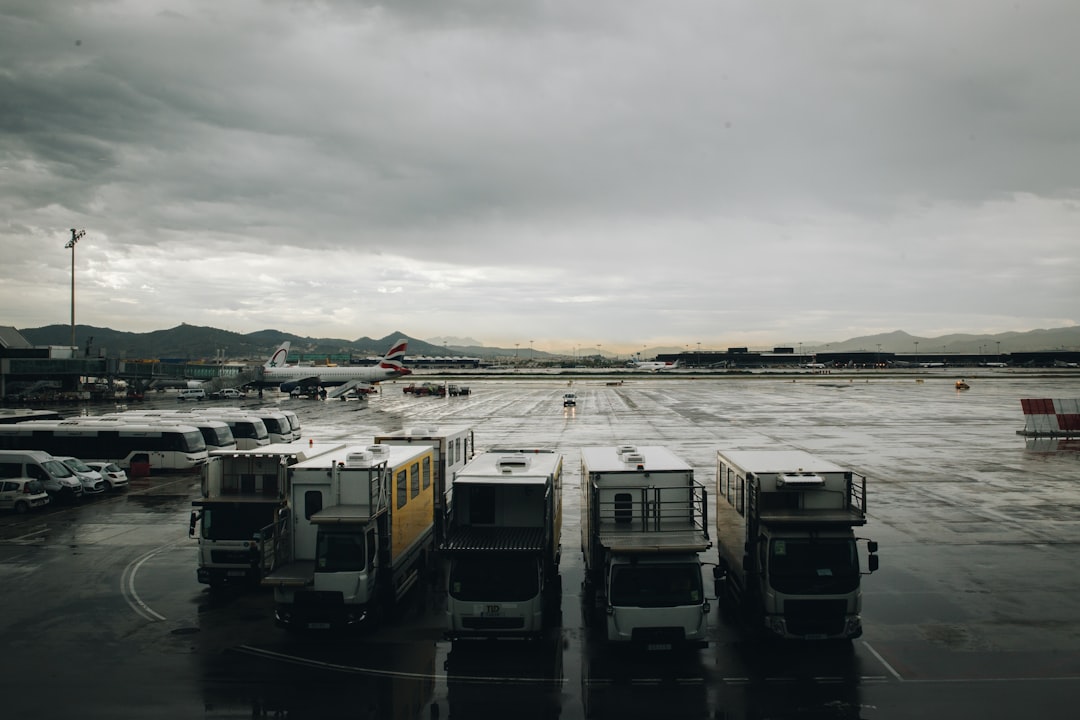 Active Buyers & Logistics Intelligence